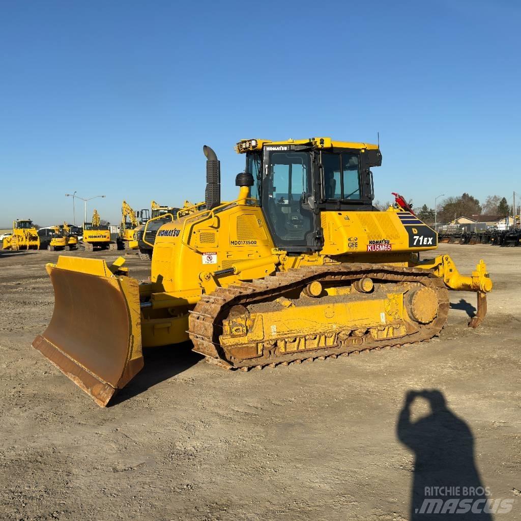 Komatsu D71EX-24 Гусеничні бульдозери