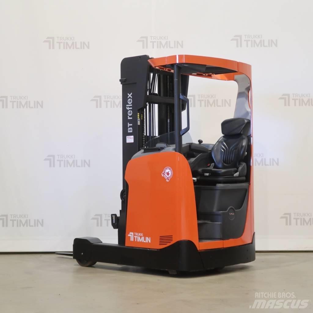 Toyota RRE140H Річ-трак із високим підйомом