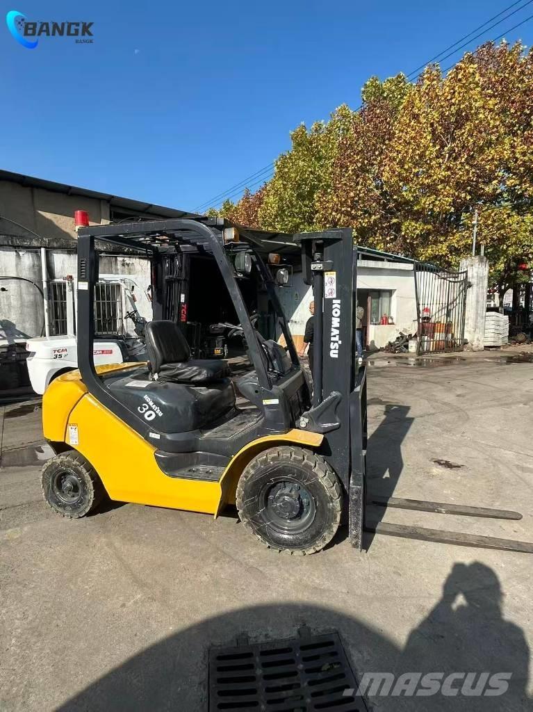 Komatsu FD 30 T-17 Дизельні навантажувачі