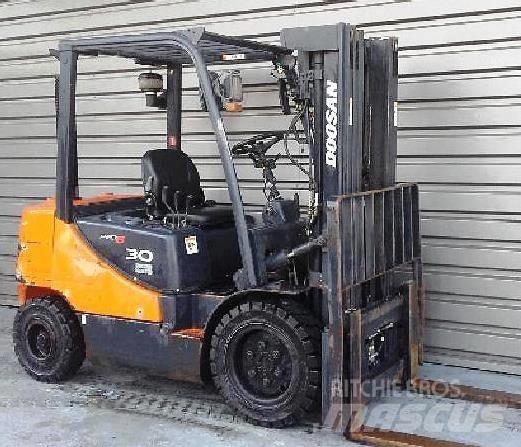 Doosan D30 S-5 Дизельні навантажувачі