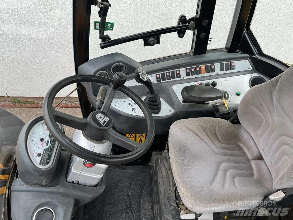 JCB TM 220 Телескопічні навантажувачі