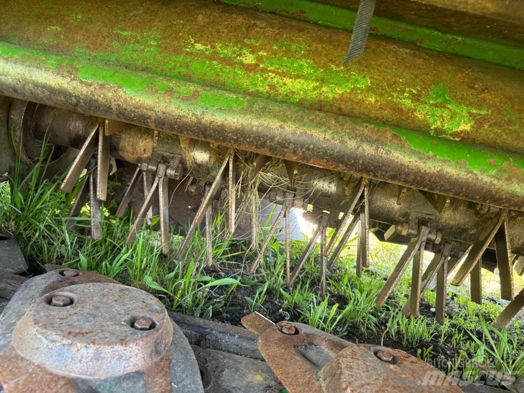 John Deere 131 Навісні та причіпні косарки