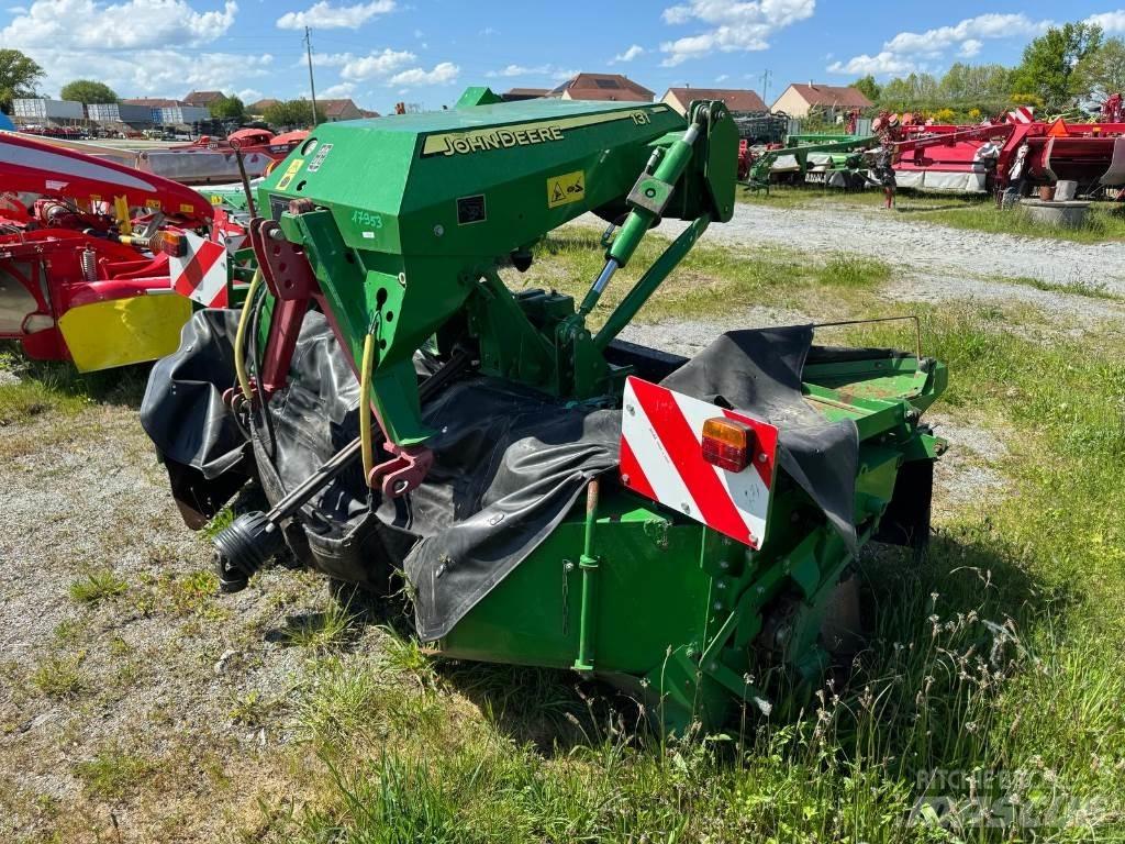 John Deere 131 Навісні та причіпні косарки