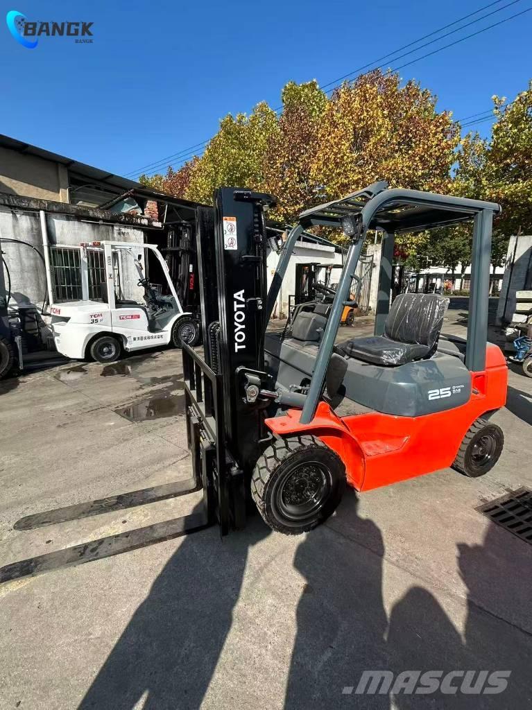 Toyota 8FDN25 Дизельні навантажувачі