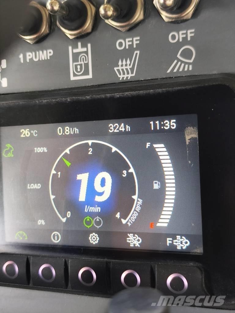 Avant 650 Багатофункціональне обладнання для вантажних і землекопальних робіт