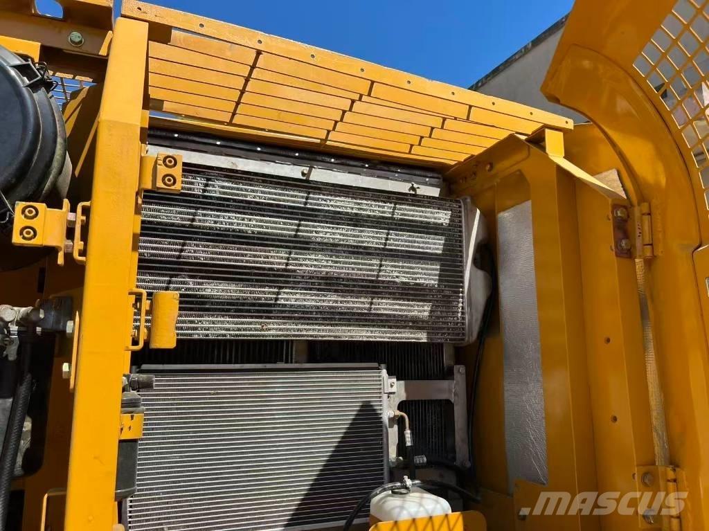 CAT 320 C L Гусеничні екскаватори