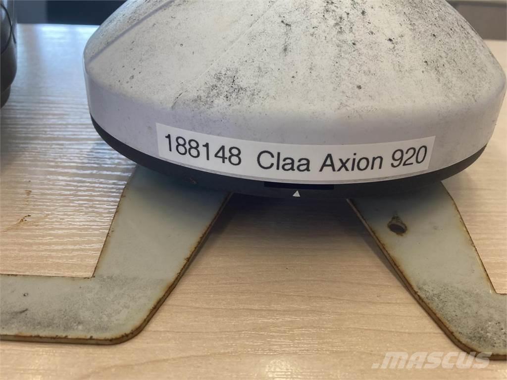 CLAAS Axion 920 Трактори
