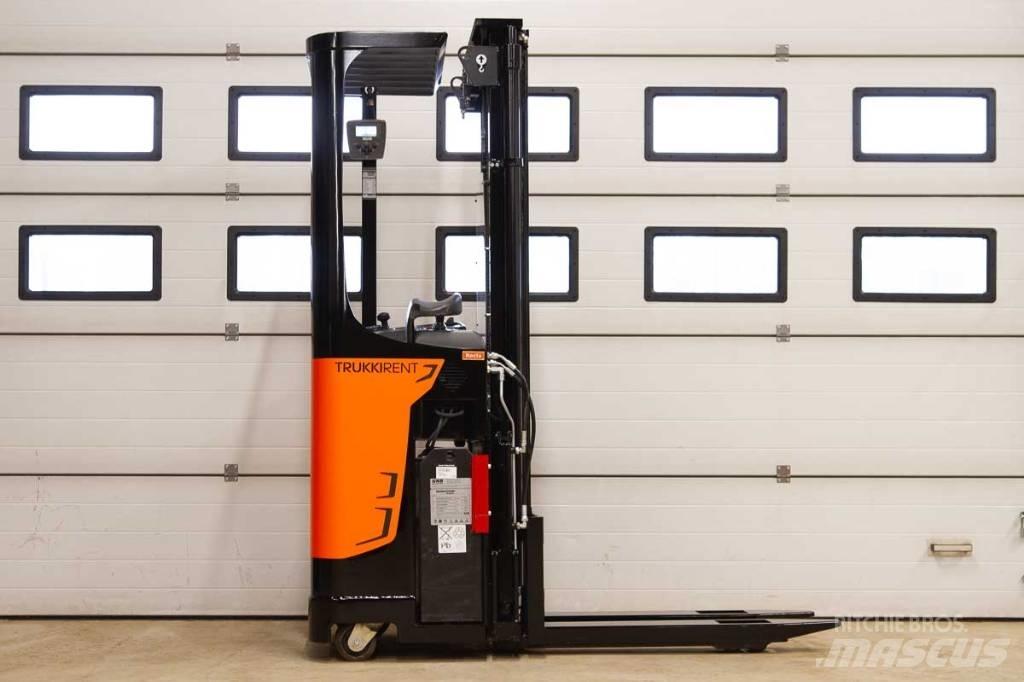 Rocla SST 16 AC Самохідні електроштабелери