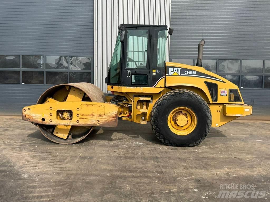 CAT CS563E Грунтові котки