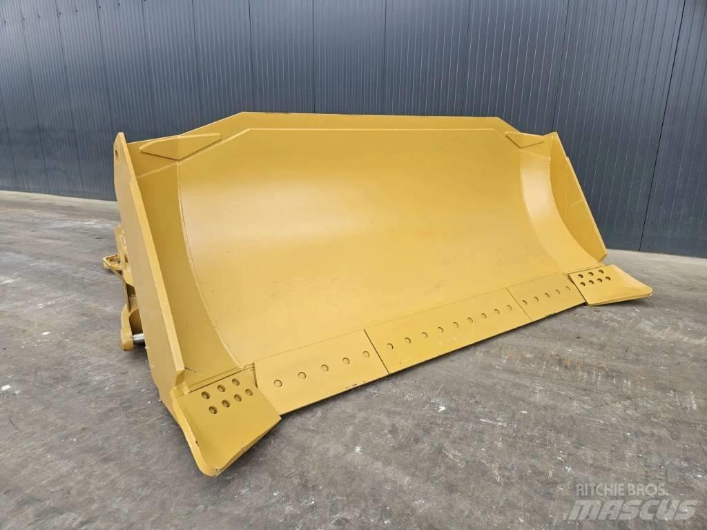 CAT D8R Леміші
