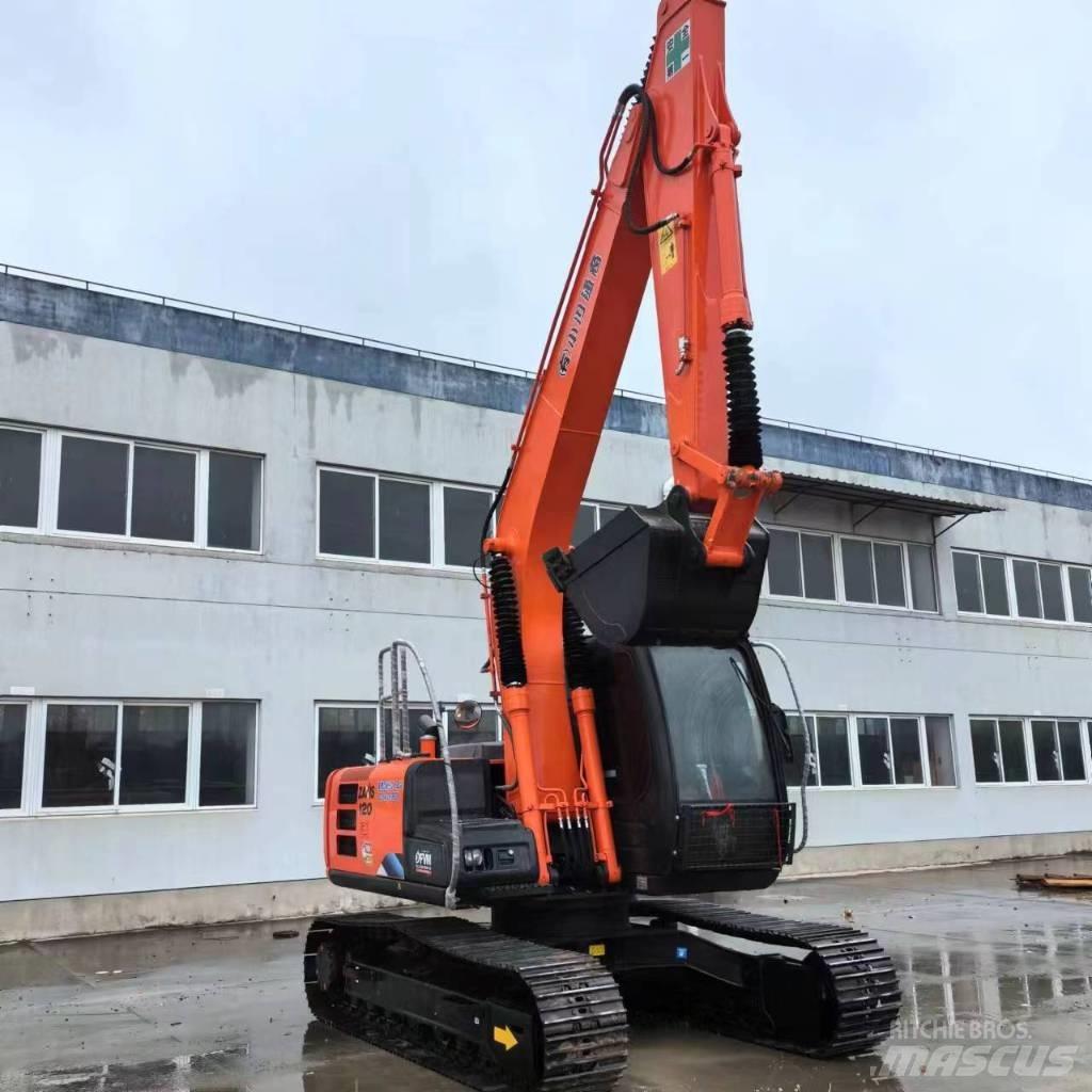 Hitachi ZX 120 Гусеничні екскаватори