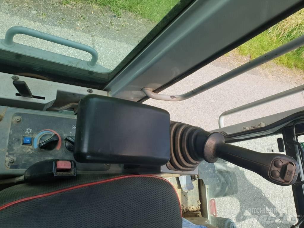 Takeuchi TB175W Колісні екскаватори