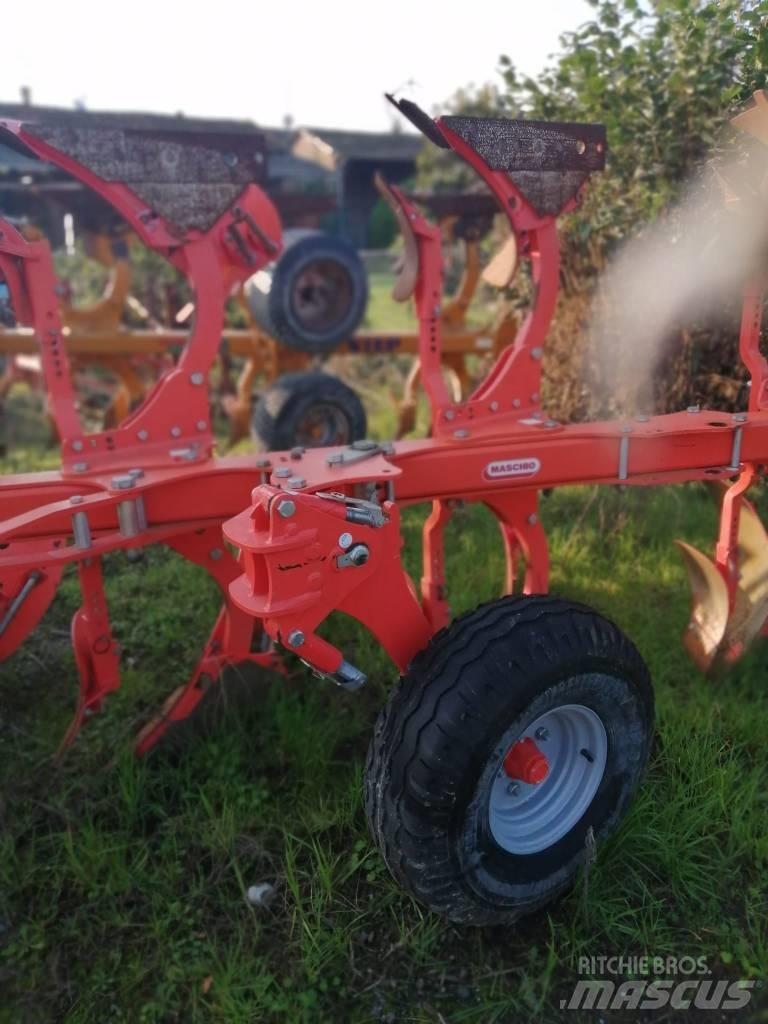 Maschio UNICO M 4+1 Реверсивні плуги