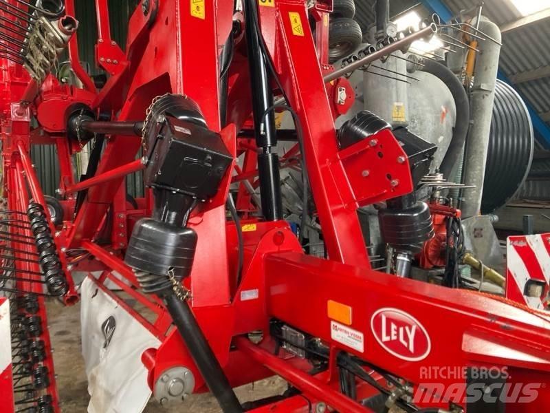 Lely Hibiskus 1015 Прибиральні комбайни