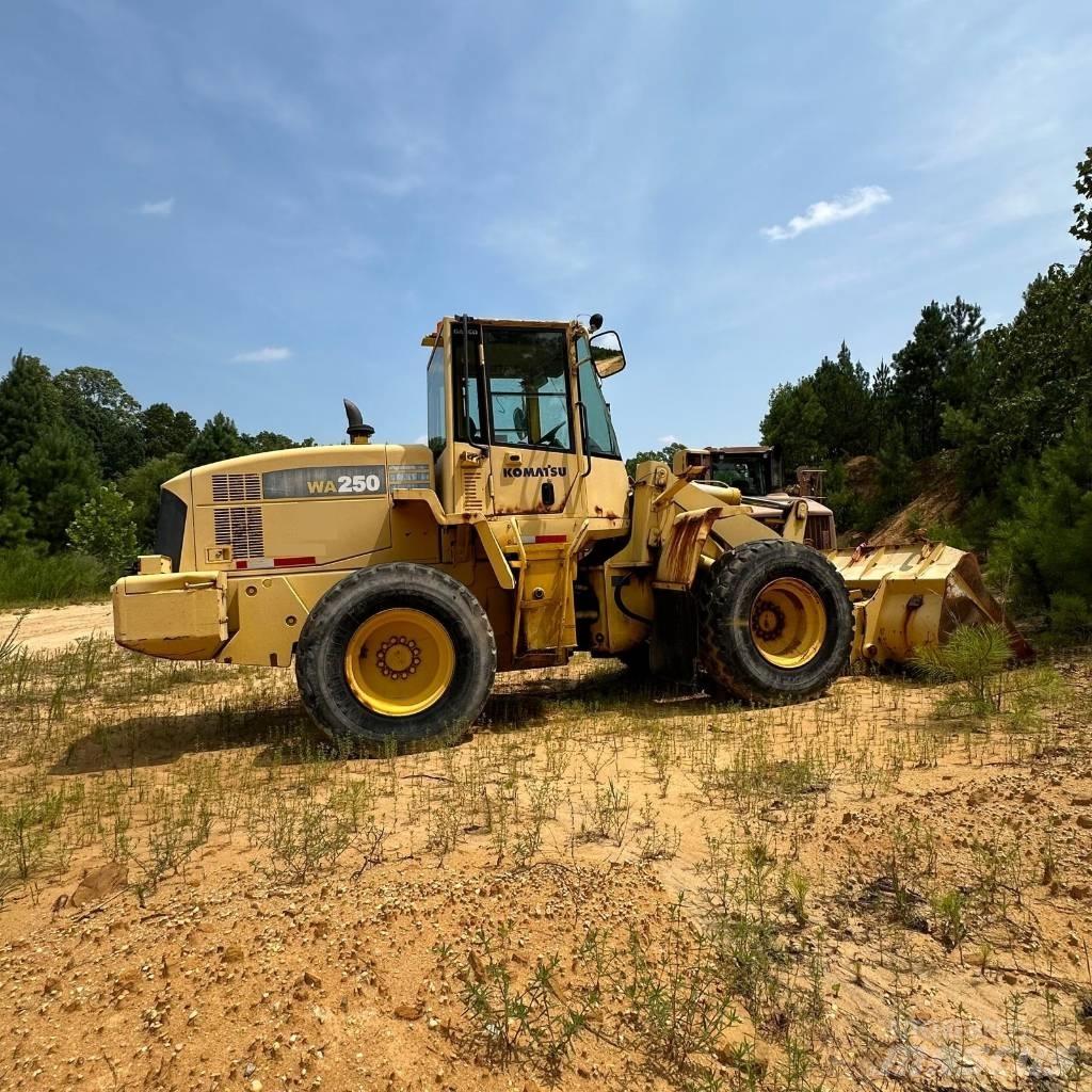 Komatsu WA 250 L-5 Фронтальні навантажувачі