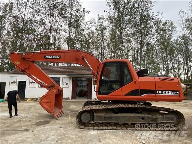 Doosan DH225LC-7 Гусеничні екскаватори