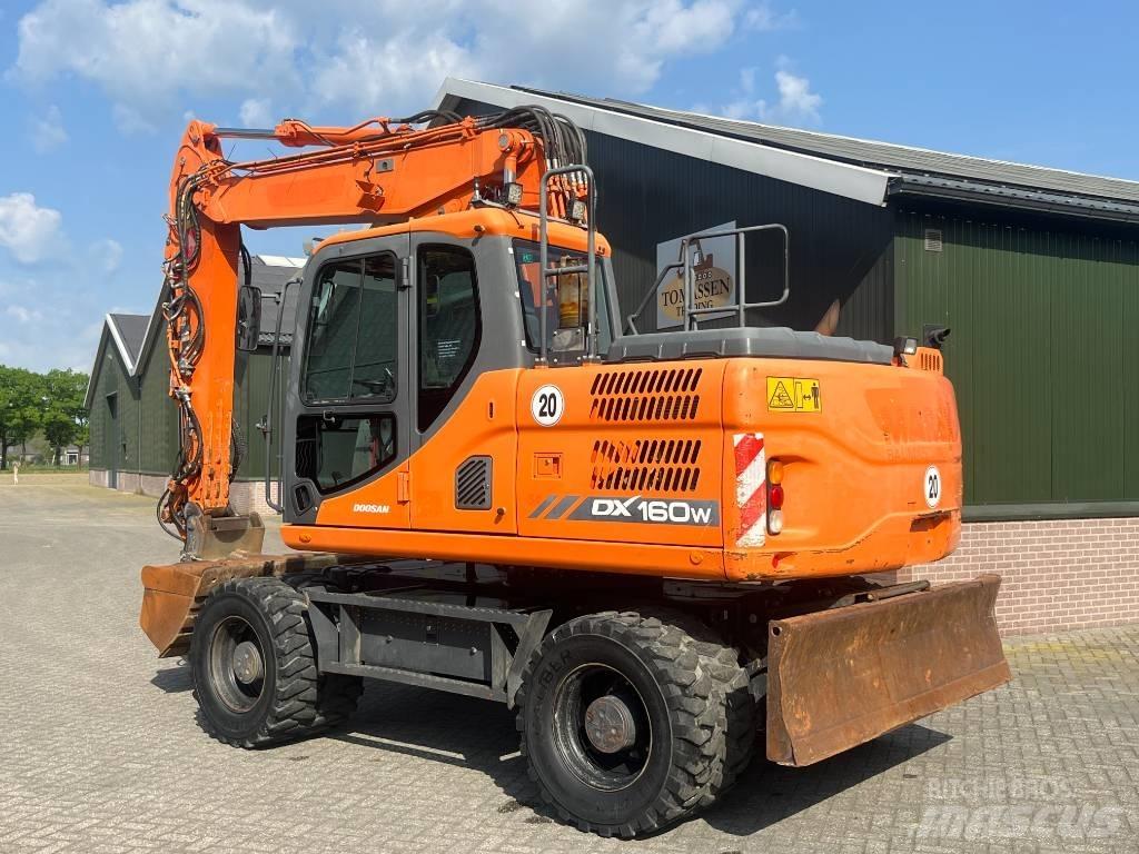 Doosan DX 160 W-3 Колісні екскаватори