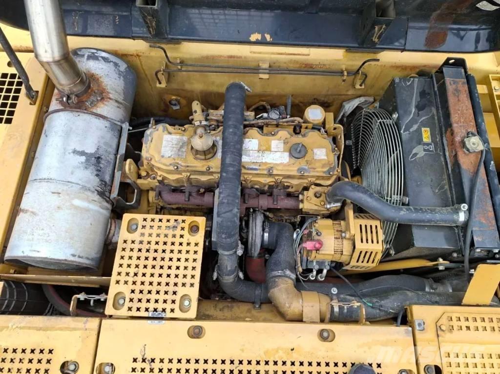 CAT 322 C Гусеничні екскаватори