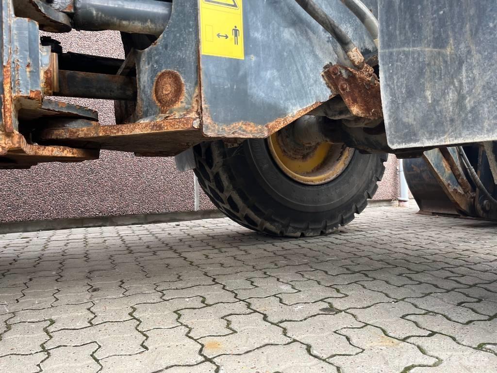 Komatsu WA 250 PZ-5 Фронтальні навантажувачі