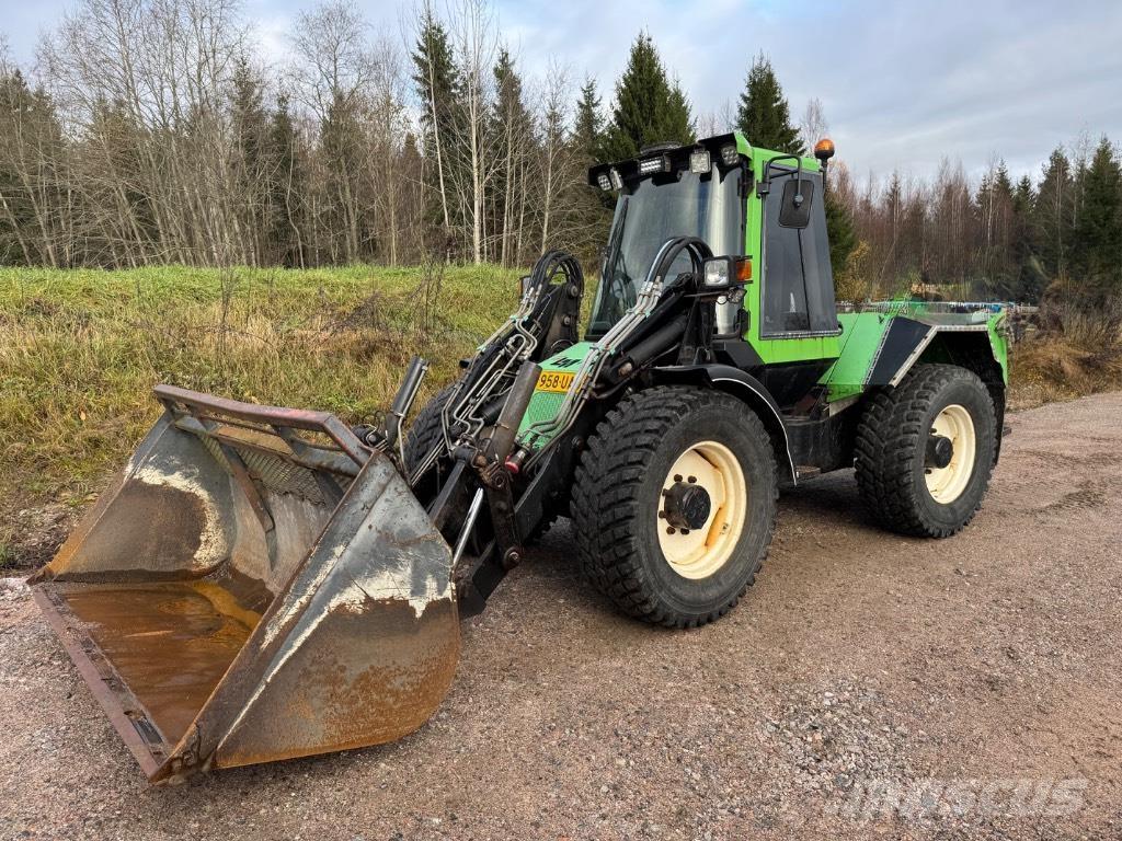 LM Trac 680 Підсобні машини