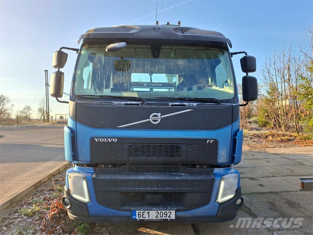 Volvo FE 320 Шасі з кабіною