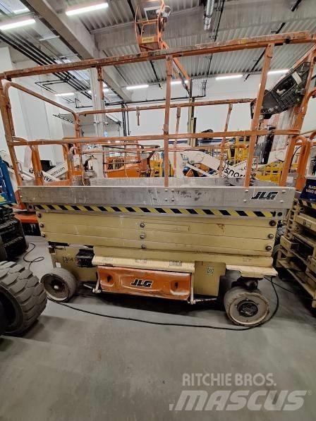 JLG 3246 ES Підйомники-ножиці
