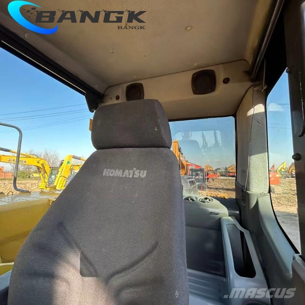 Komatsu pc220 Гусеничні екскаватори