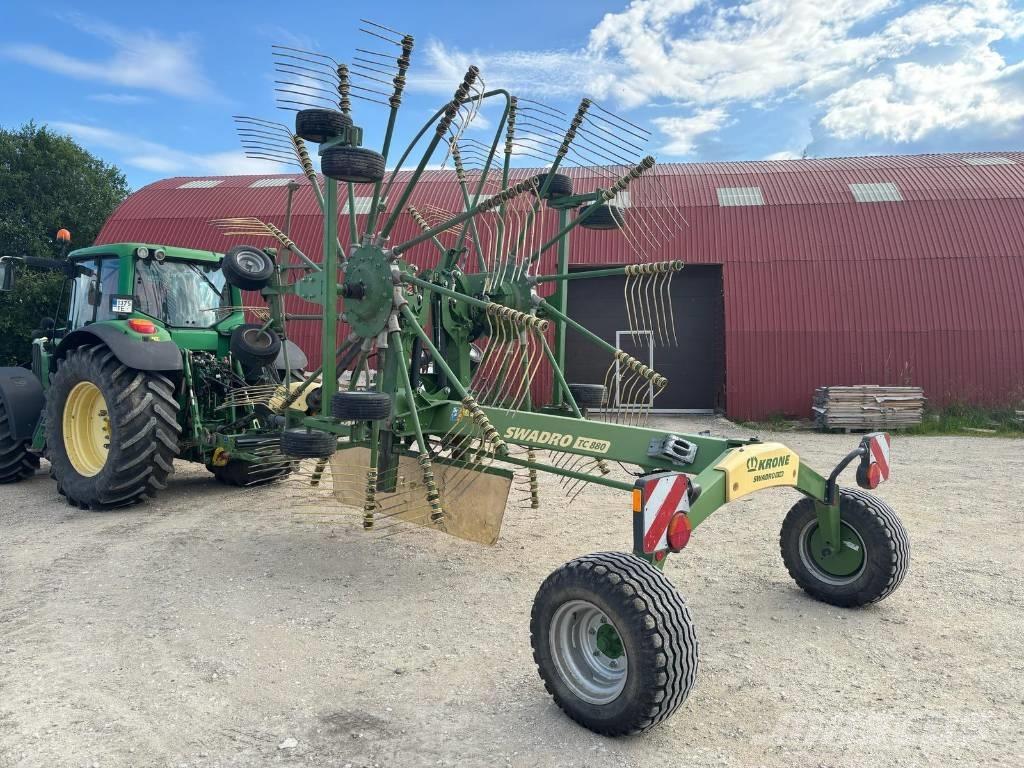 Krone Swadro TC 880 Граблі і сінозворушувачі