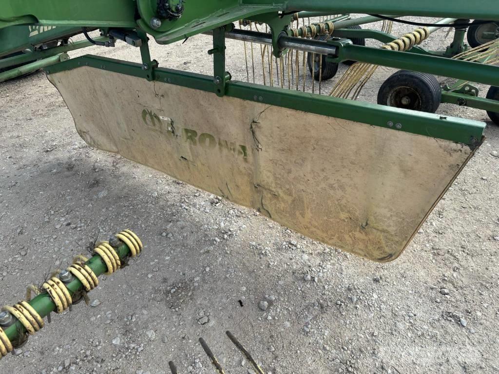Krone Swadro TC 880 Граблі і сінозворушувачі