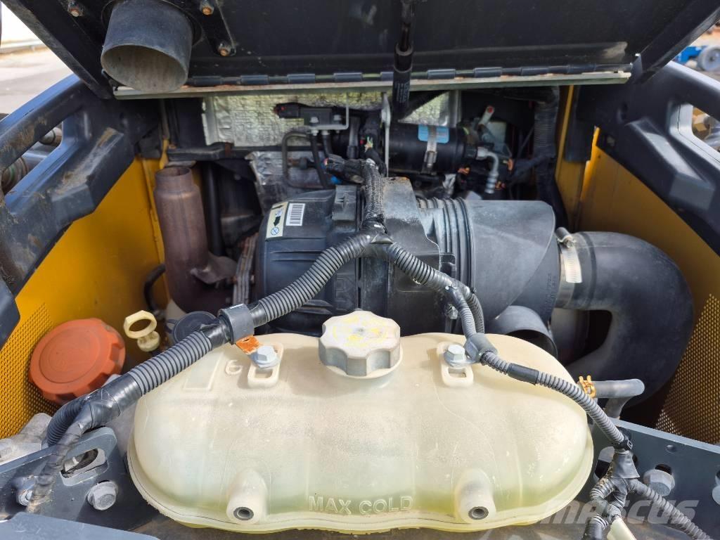 John Deere 320 Міні-навантажувачі