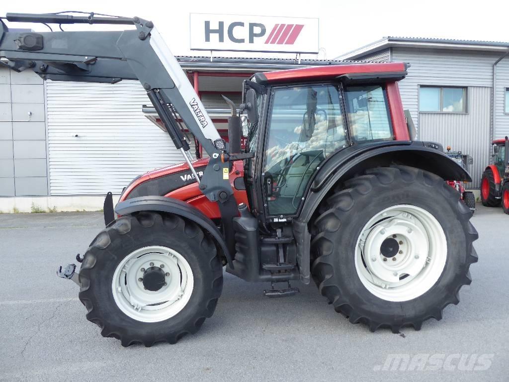 Valtra N141 Advance Трактори