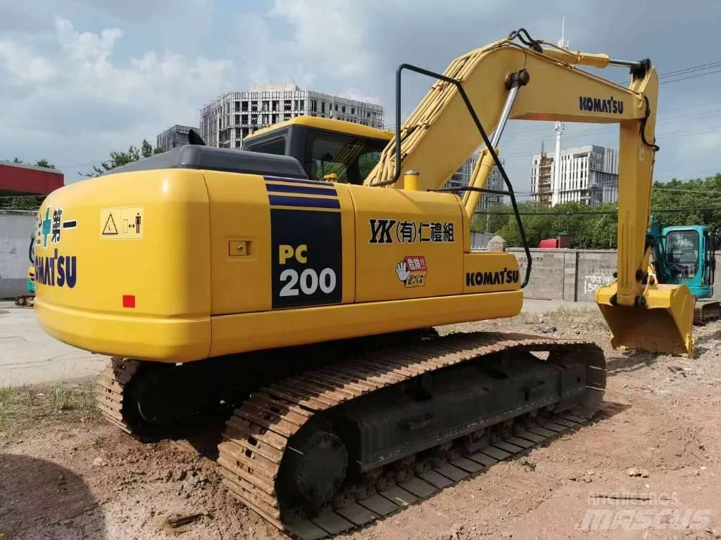 Komatsu PC 200 Гусеничні екскаватори