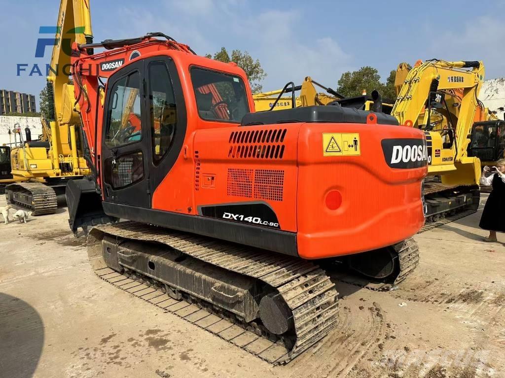 Doosan DX 140 Гусеничні екскаватори