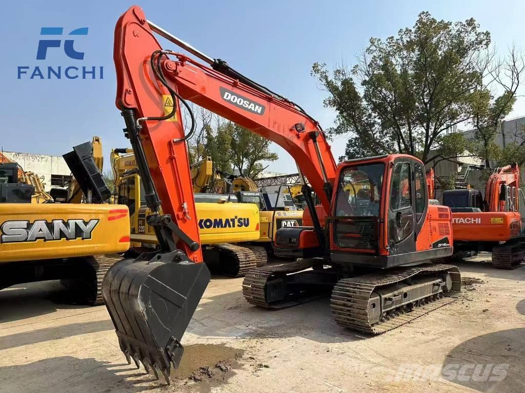 Doosan DX 140 Гусеничні екскаватори