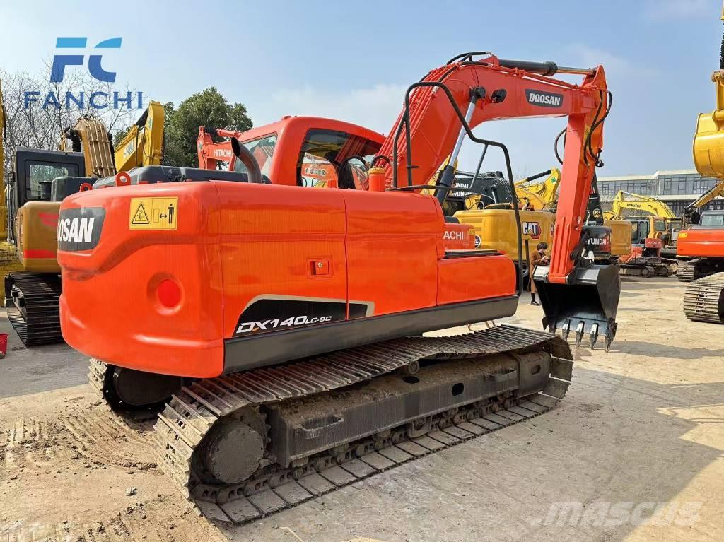 Doosan DX 140 Гусеничні екскаватори