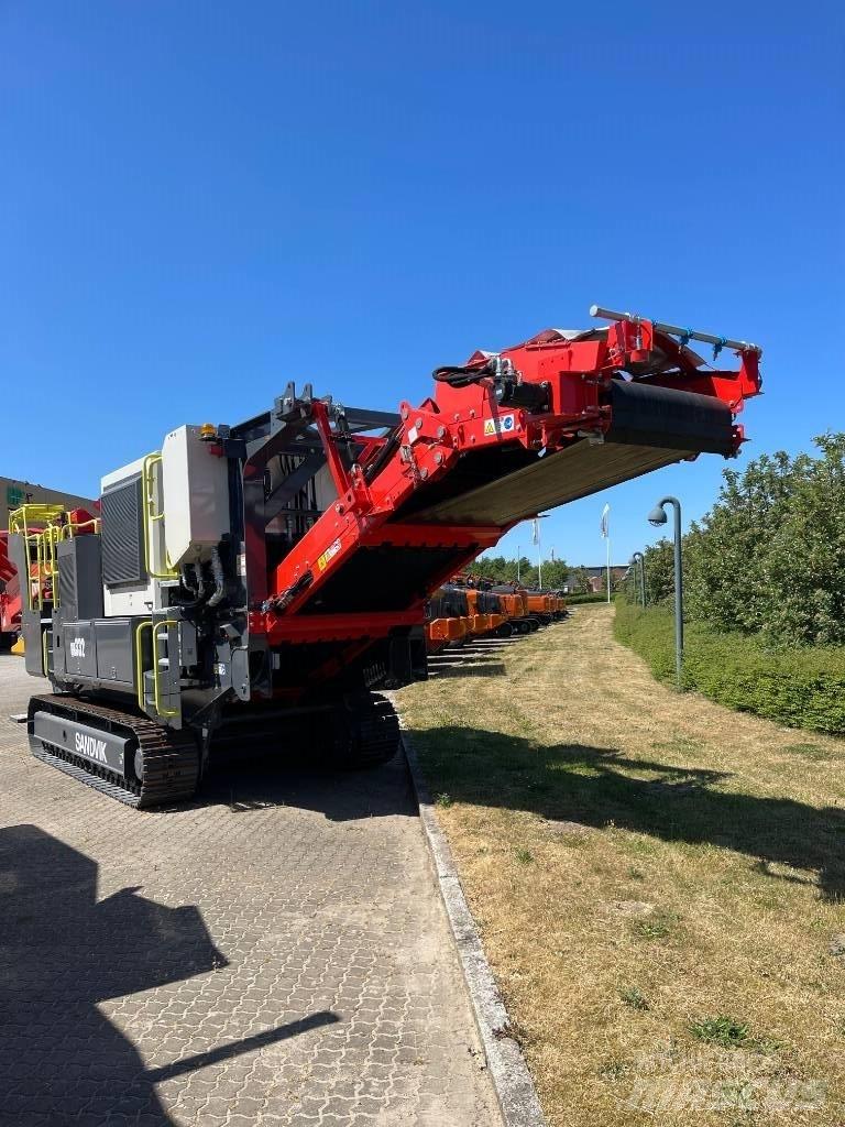 Sandvik QH 332 Мобільні дробарки