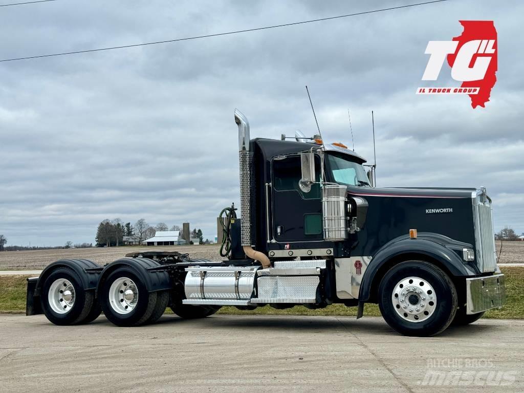 Kenworth W900 Тягачі