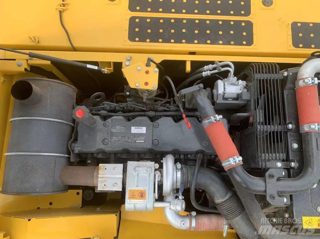 Komatsu PC 220-8 Гусеничні екскаватори