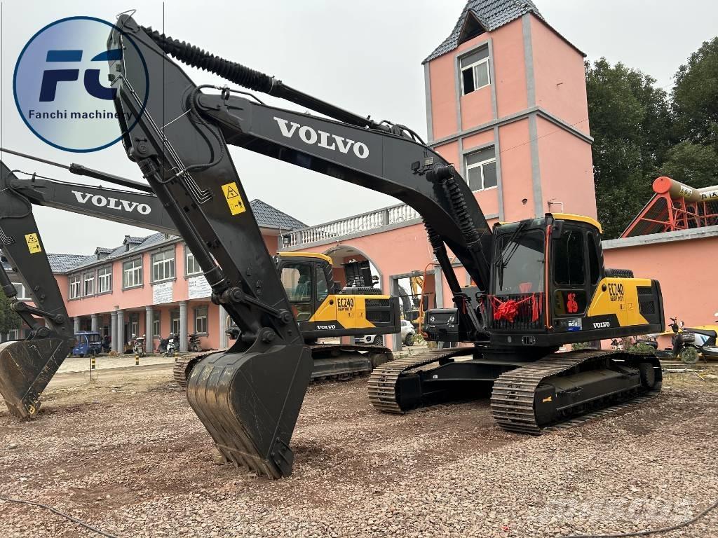 Volvo EC 240 Гусеничні екскаватори