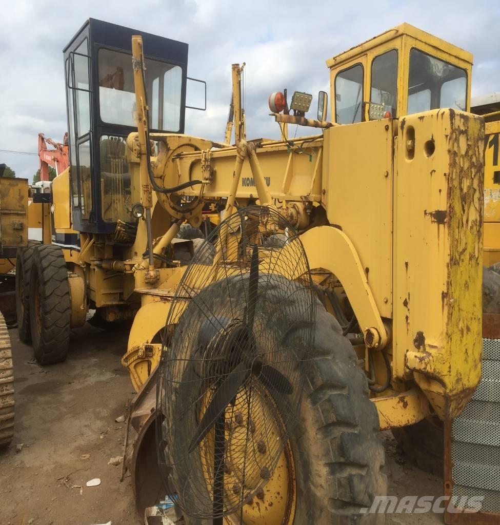 Komatsu GD 623 A Грейдери