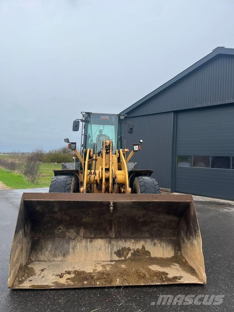 CASE 721 D Фронтальні навантажувачі