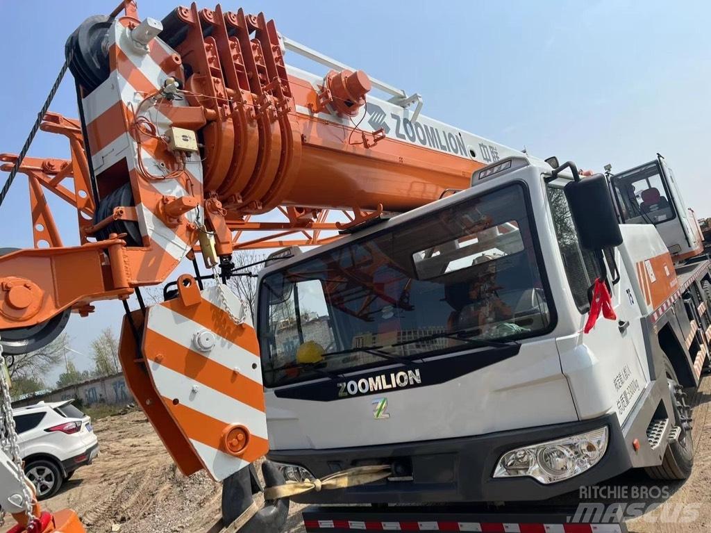 Zoomlion QY30V автокрани