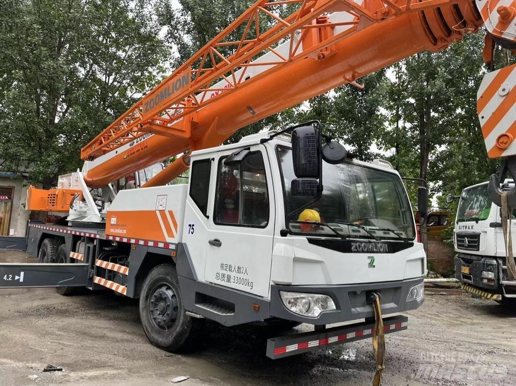 Zoomlion QY30V автокрани