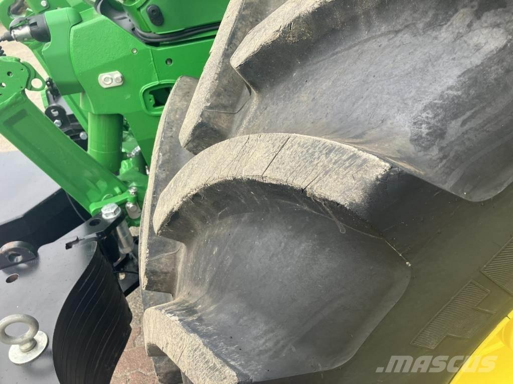John Deere 6M250 Трактори