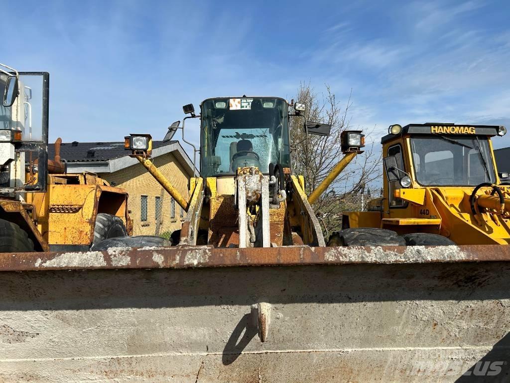 Komatsu WA 420 Фронтальні навантажувачі