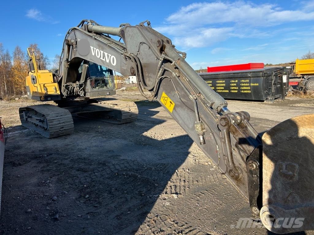 Volvo EC 220 DL Гусеничні екскаватори