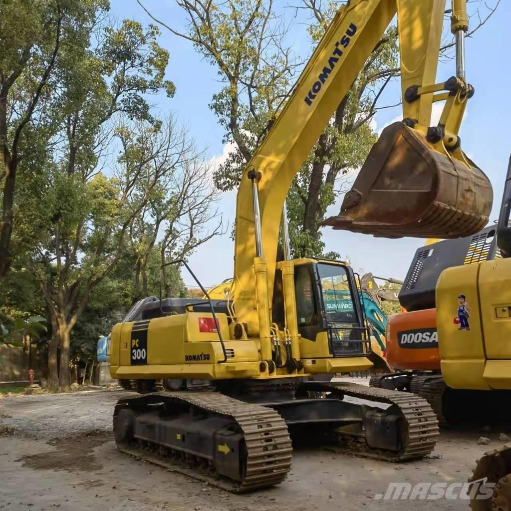 Komatsu PC 300 Гусеничні екскаватори