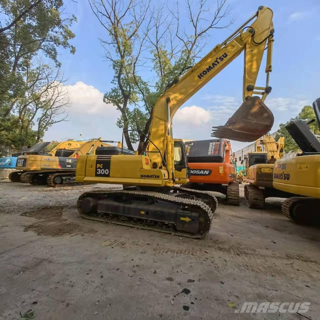 Komatsu PC 300 Гусеничні екскаватори