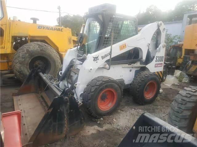 Bobcat S300 Міні-навантажувачі
