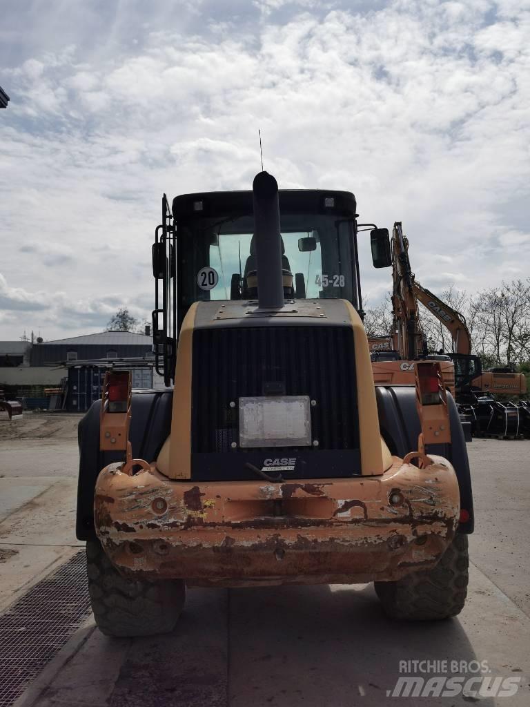 CASE 721F Z-Bar Фронтальні навантажувачі